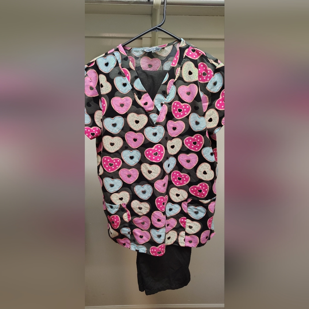 Heart Pattern Scrub Top And Buttom